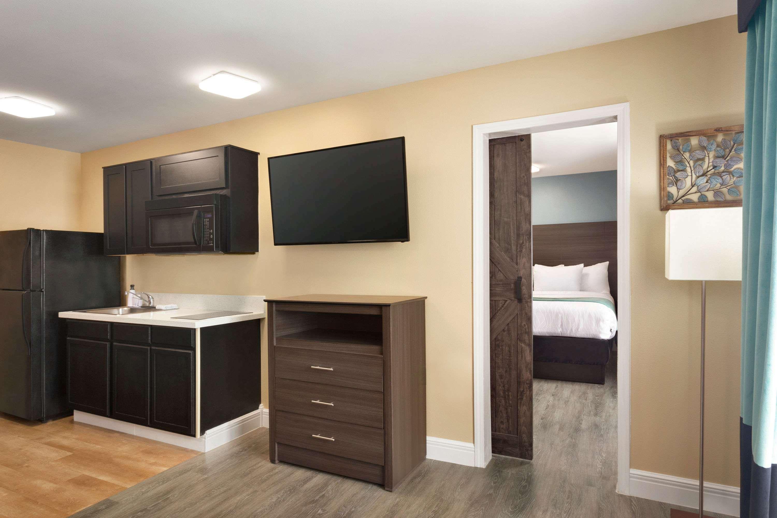 Hawthorn Extended Stay By Wyndham Saint Robert Exterior photo